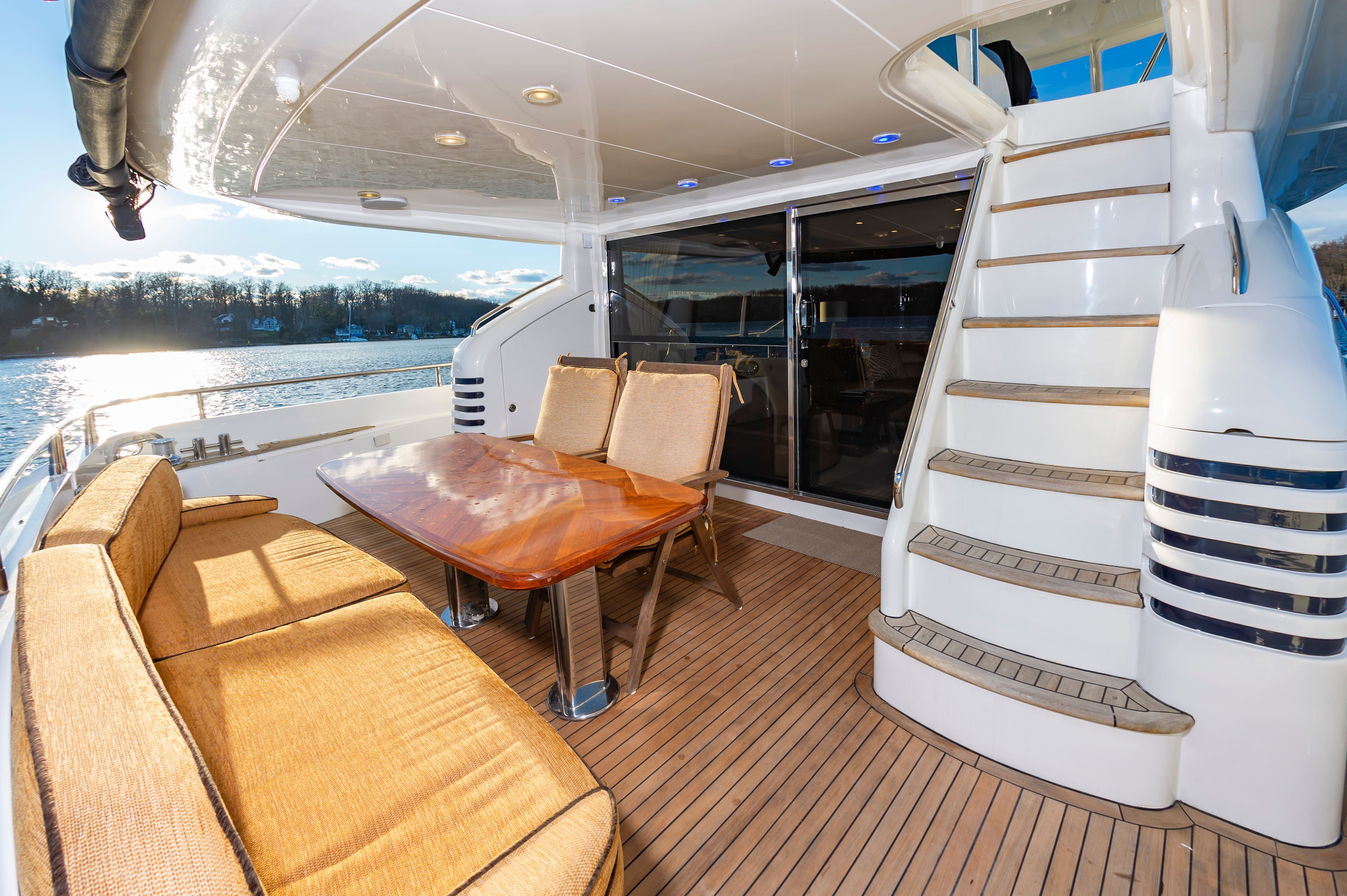 2006 Princess 75 Motor Yacht - 11