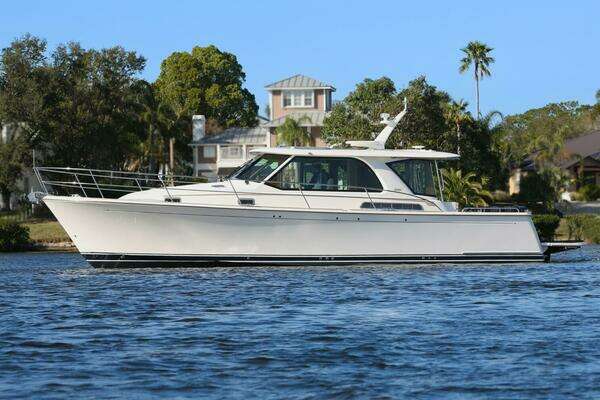 2027 Sabre 43 Salon Express