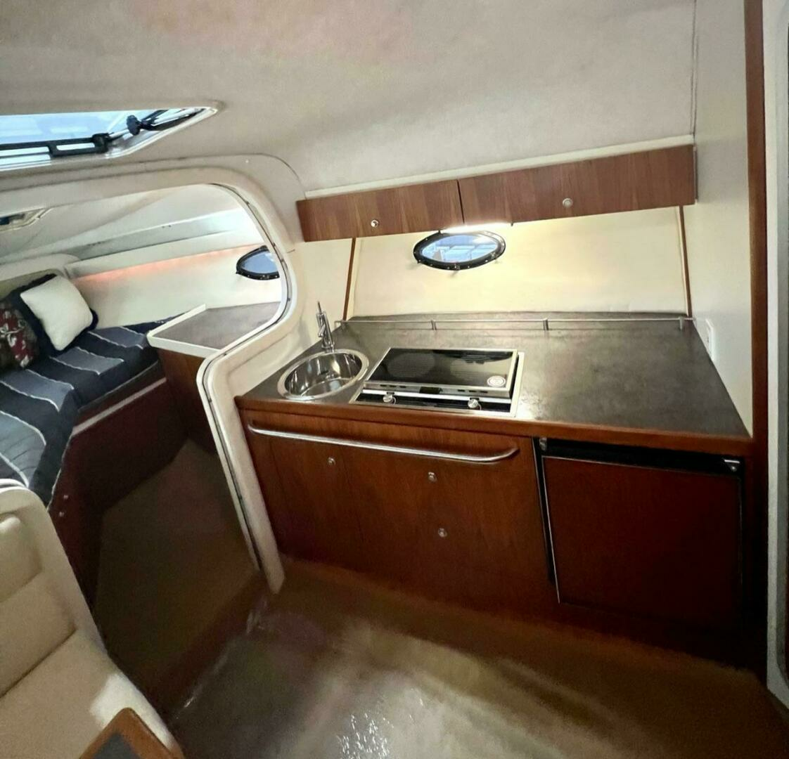1988 Tiara Sport 310 Sport Cruiser - Image 37