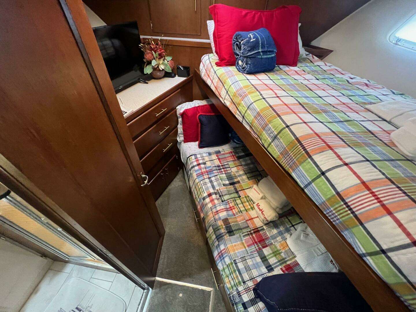 1988 Hatteras Motor Yacht - Image 63