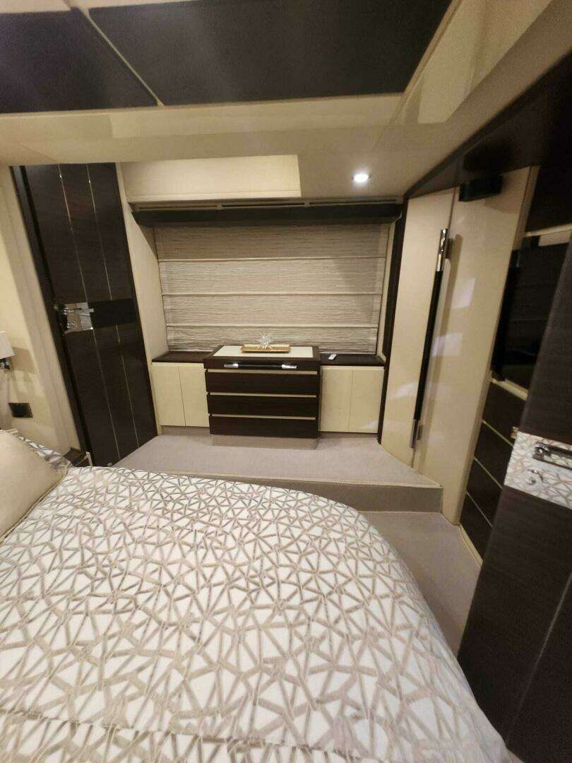 2014 Azimut Flybridge - Image 76