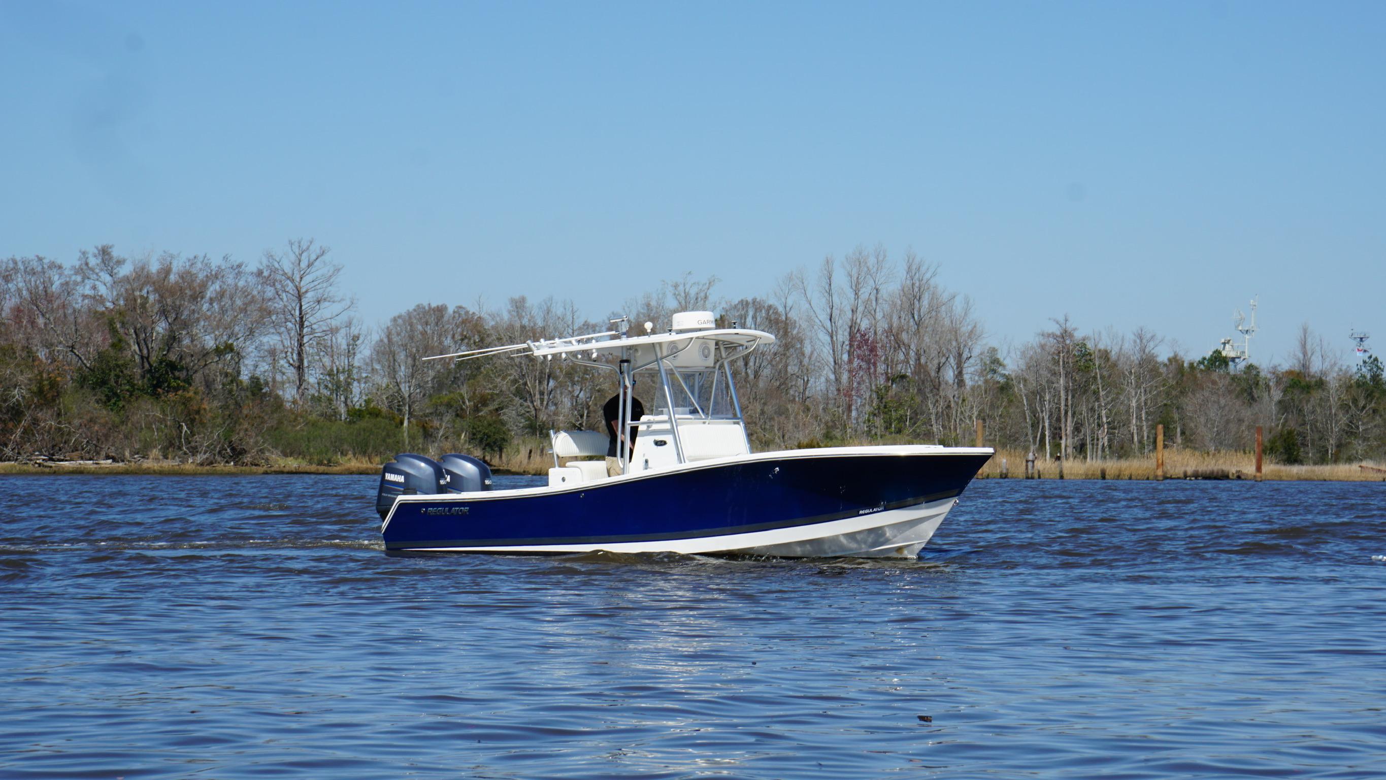 2005 Regulator 24 Forward Seating