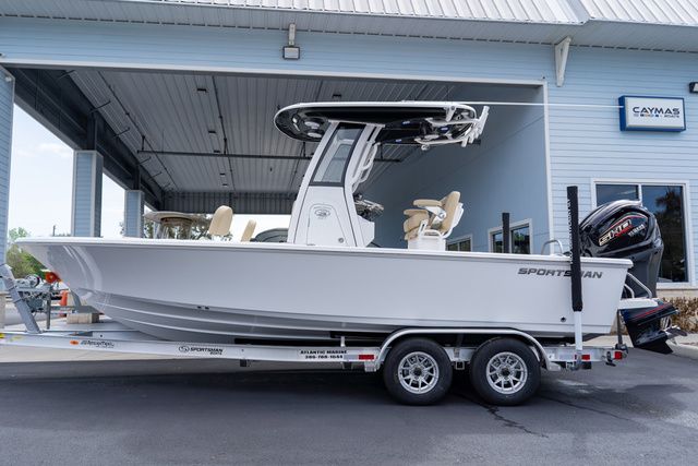 2026 Sportsman Masters 227 Bay Boat