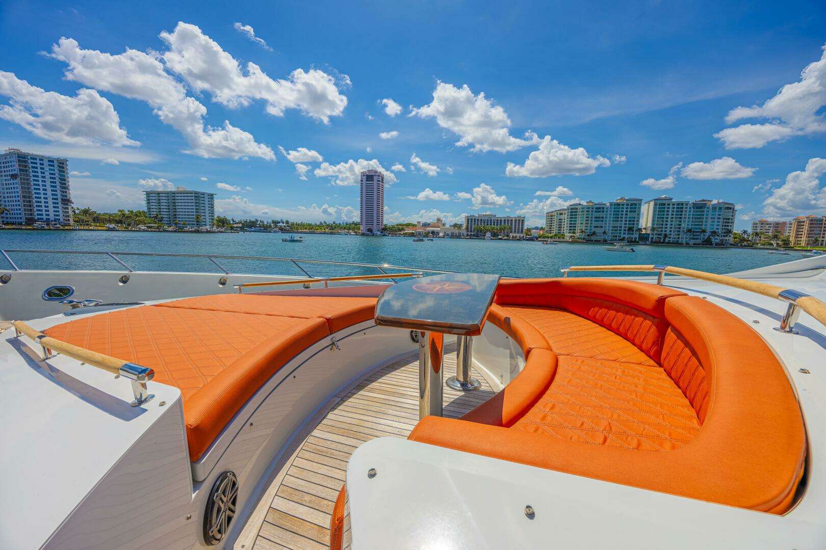 2010 Lazzara Yachts LSX 92 - Image 15