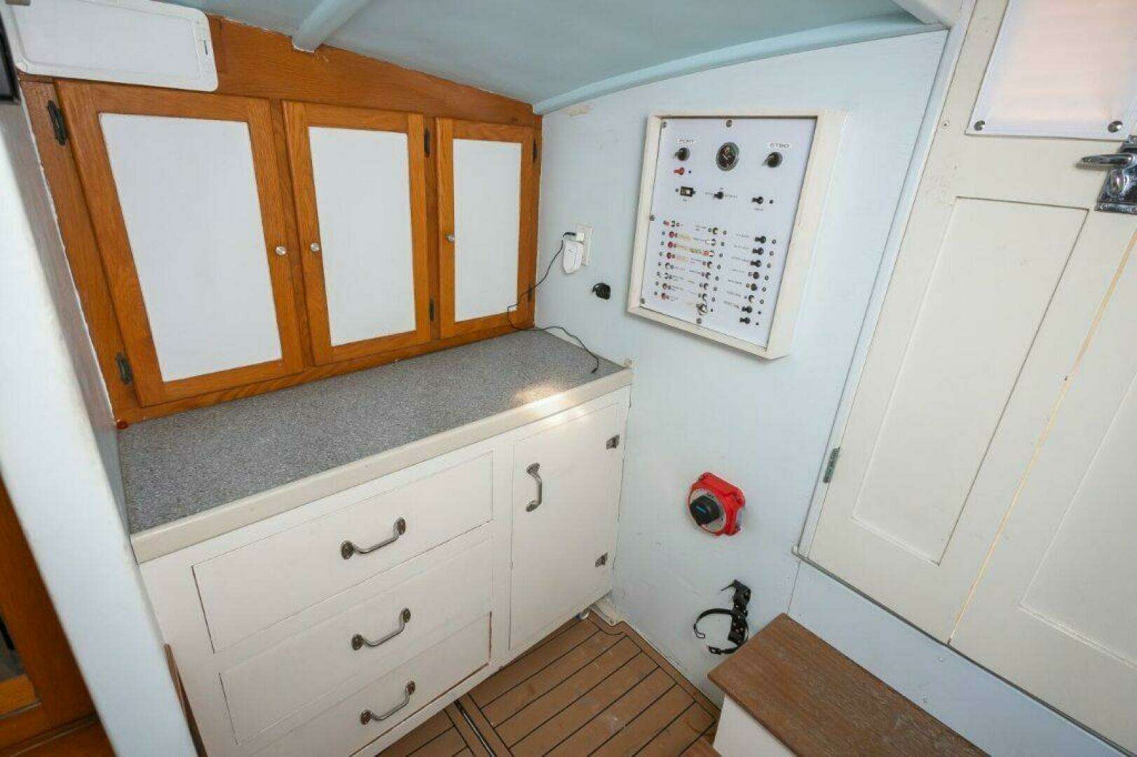 1987 Custom Carolina Island Boatworks 34 Express - Image 22
