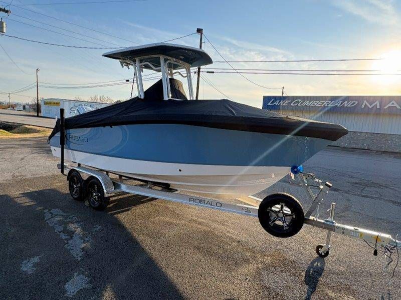 2026 Robalo R230 Center Console - 42