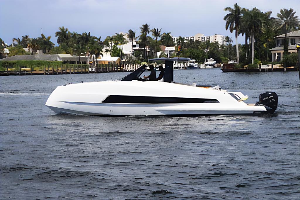 2023 Astondoa 377 Coupe Outboard