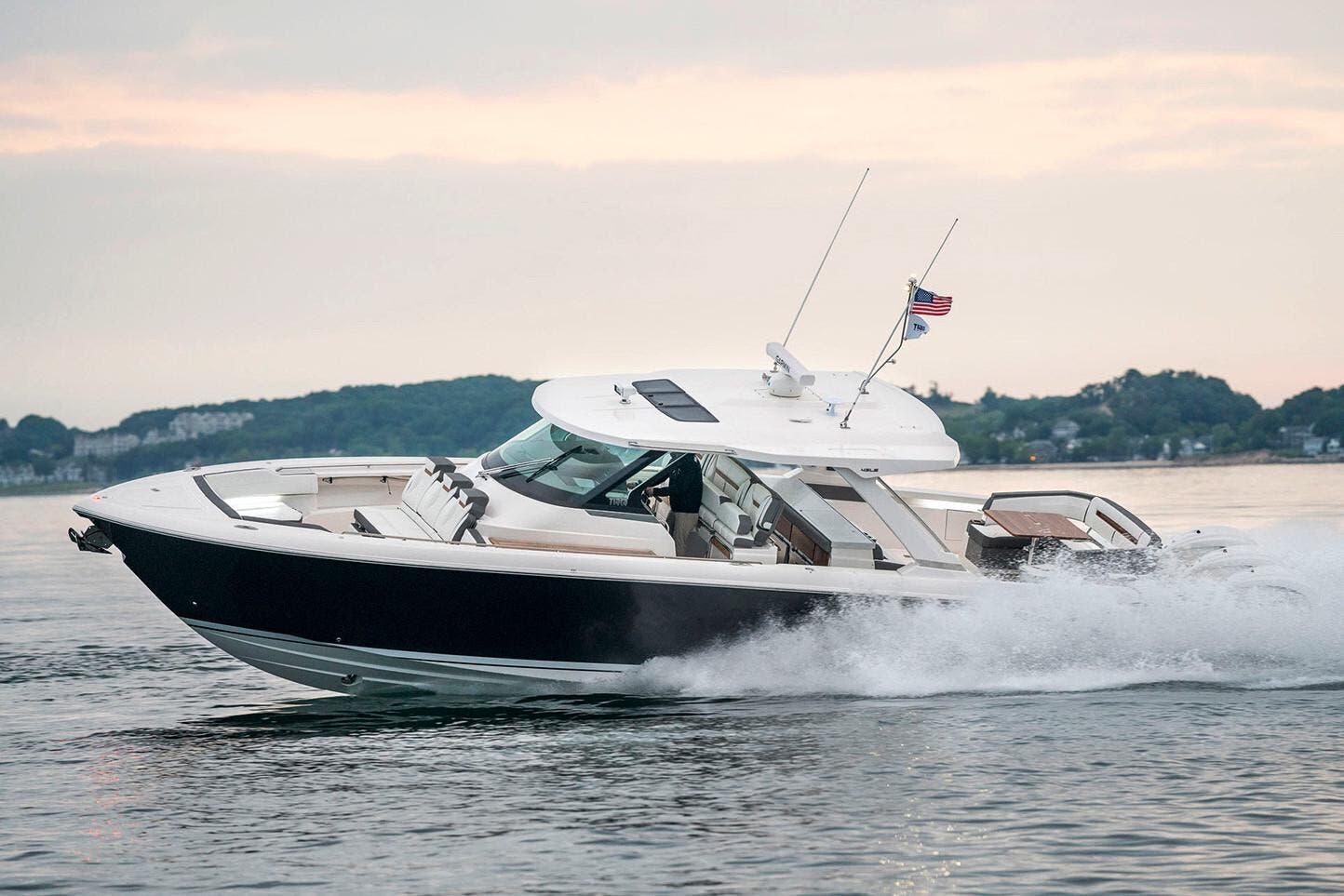 2026 Tiara Yachts 43LS