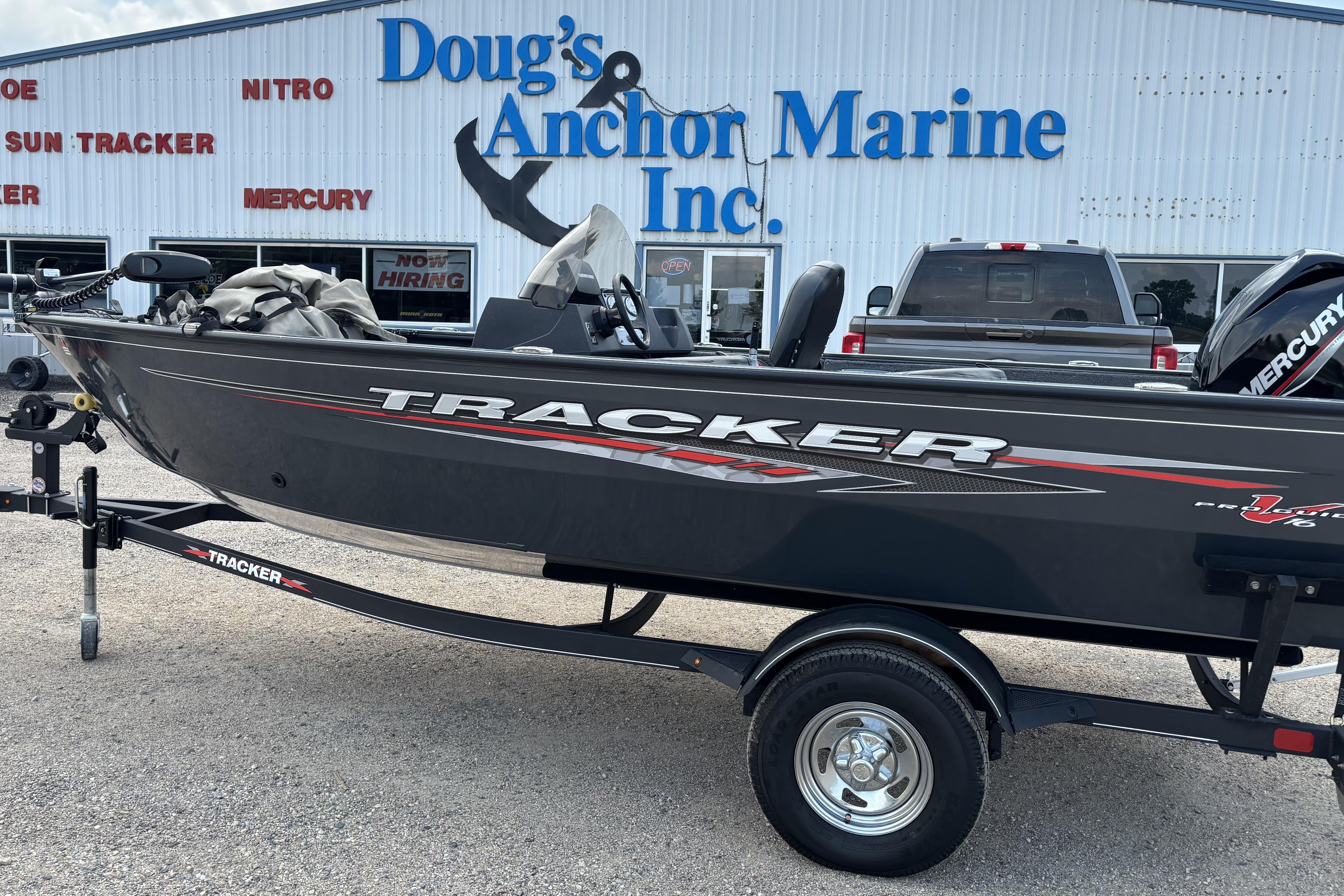 2021 Tracker Pro Guide V-16 WT
