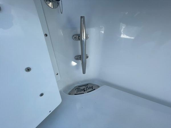 2026 Mag Bay 43 Center Console - 102