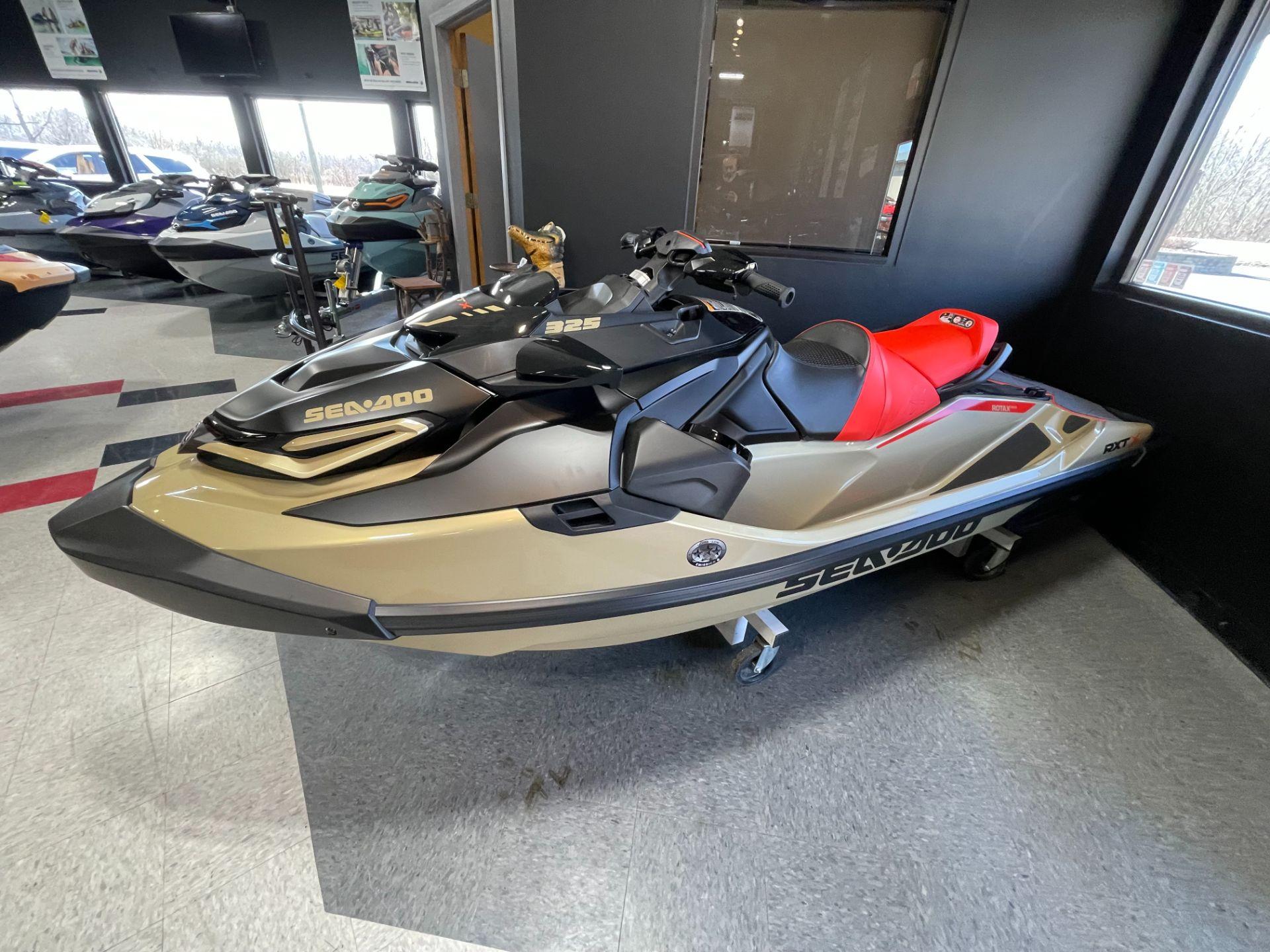 2025 Sea-Doo RXT-X 325 Tech Package