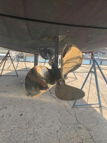 2005 Hunter 33 - 22