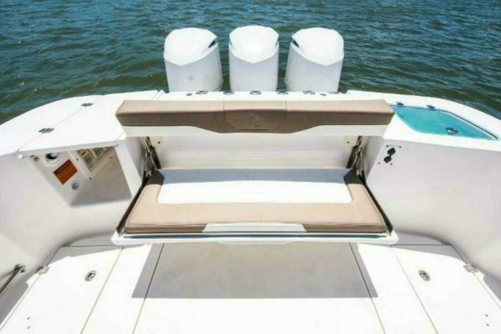 2025 Edgewater 370CC - Image 11