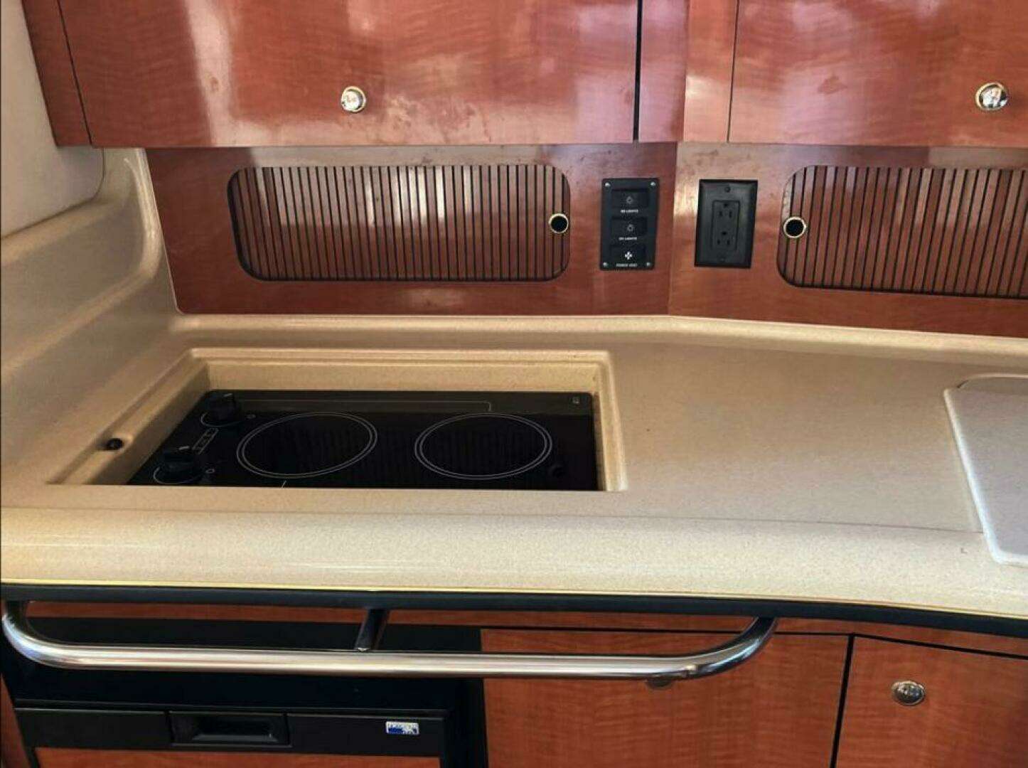 2002 Sea Ray 320 Sundancer - Image 39
