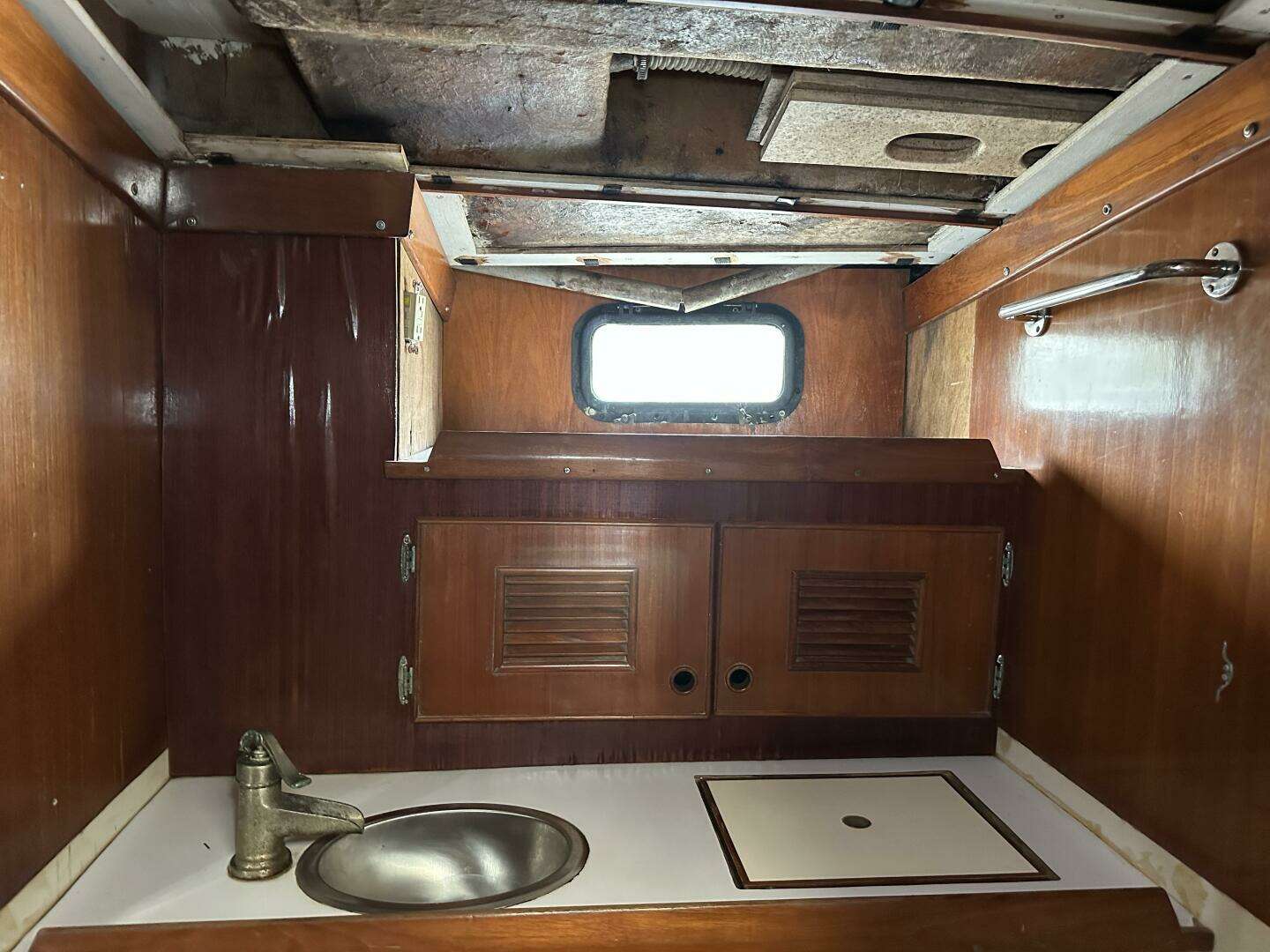 1986 Oceanic — - Image 204