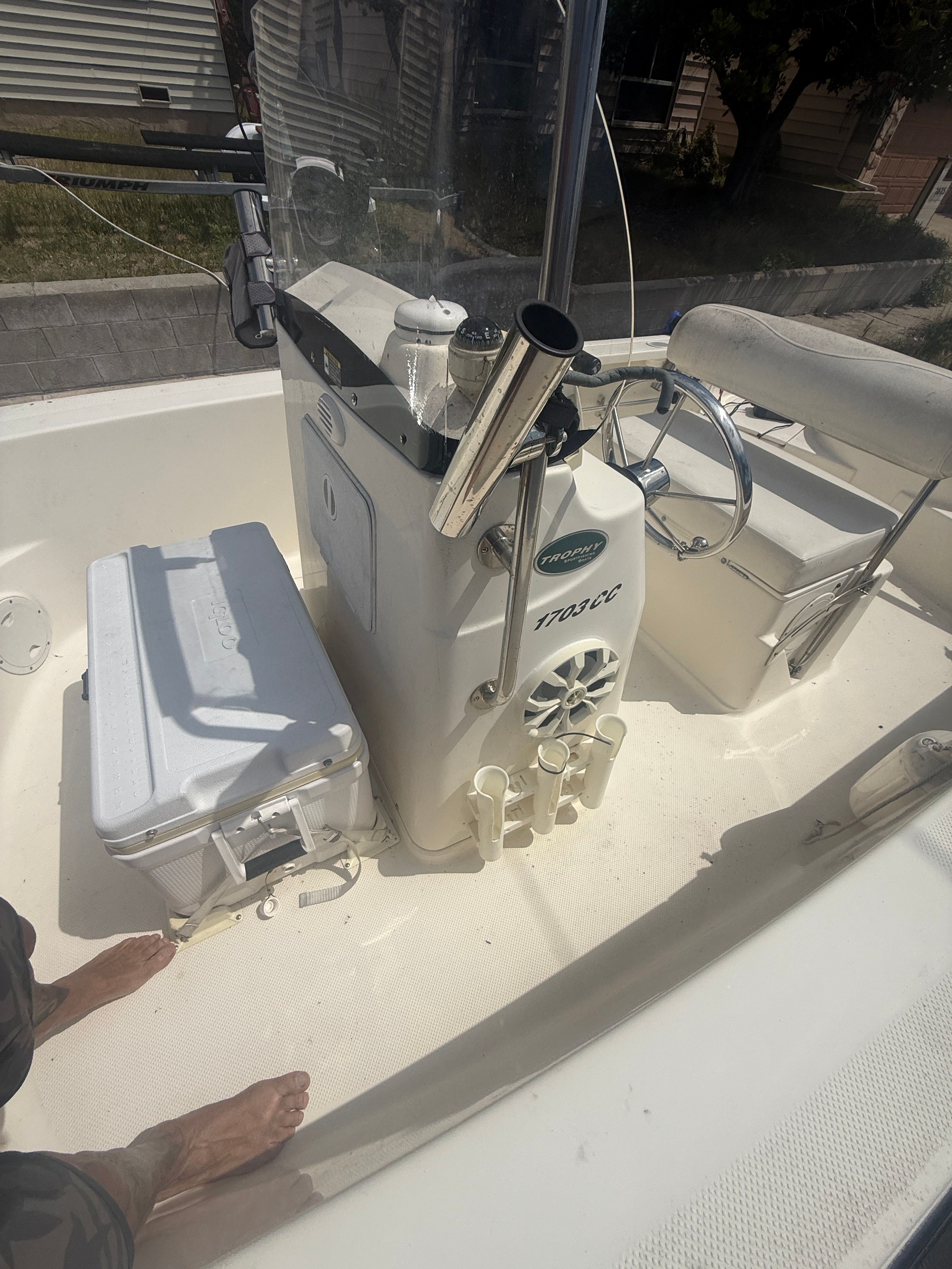 2008 Trophy 1703 Center Console boat interior view