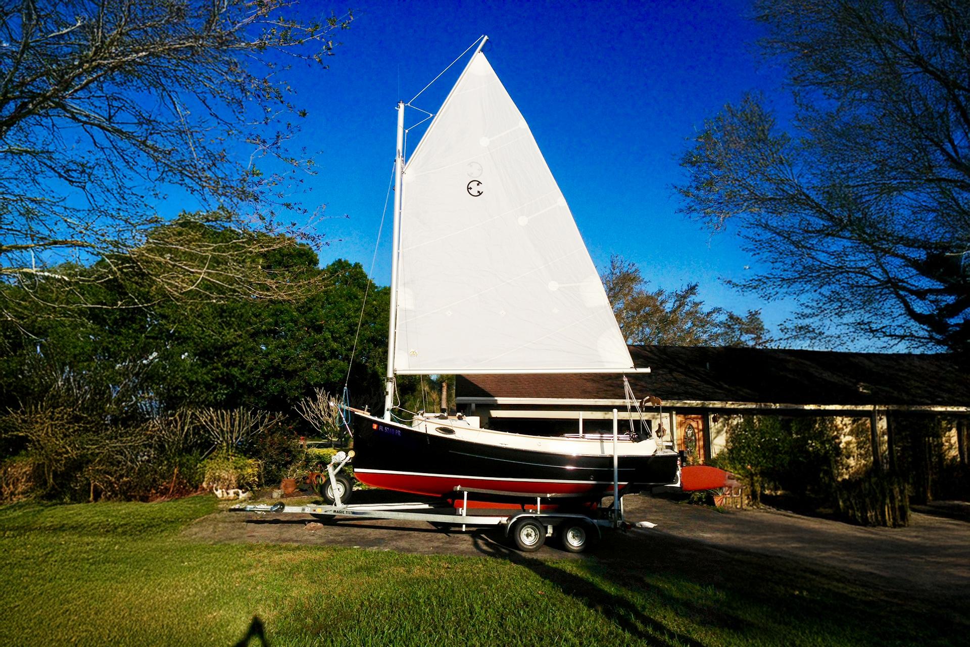 2014 Com-Pac Horizon Day Cat