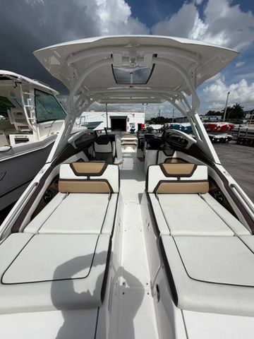 2023 Yamaha Boats 275SDX - 13