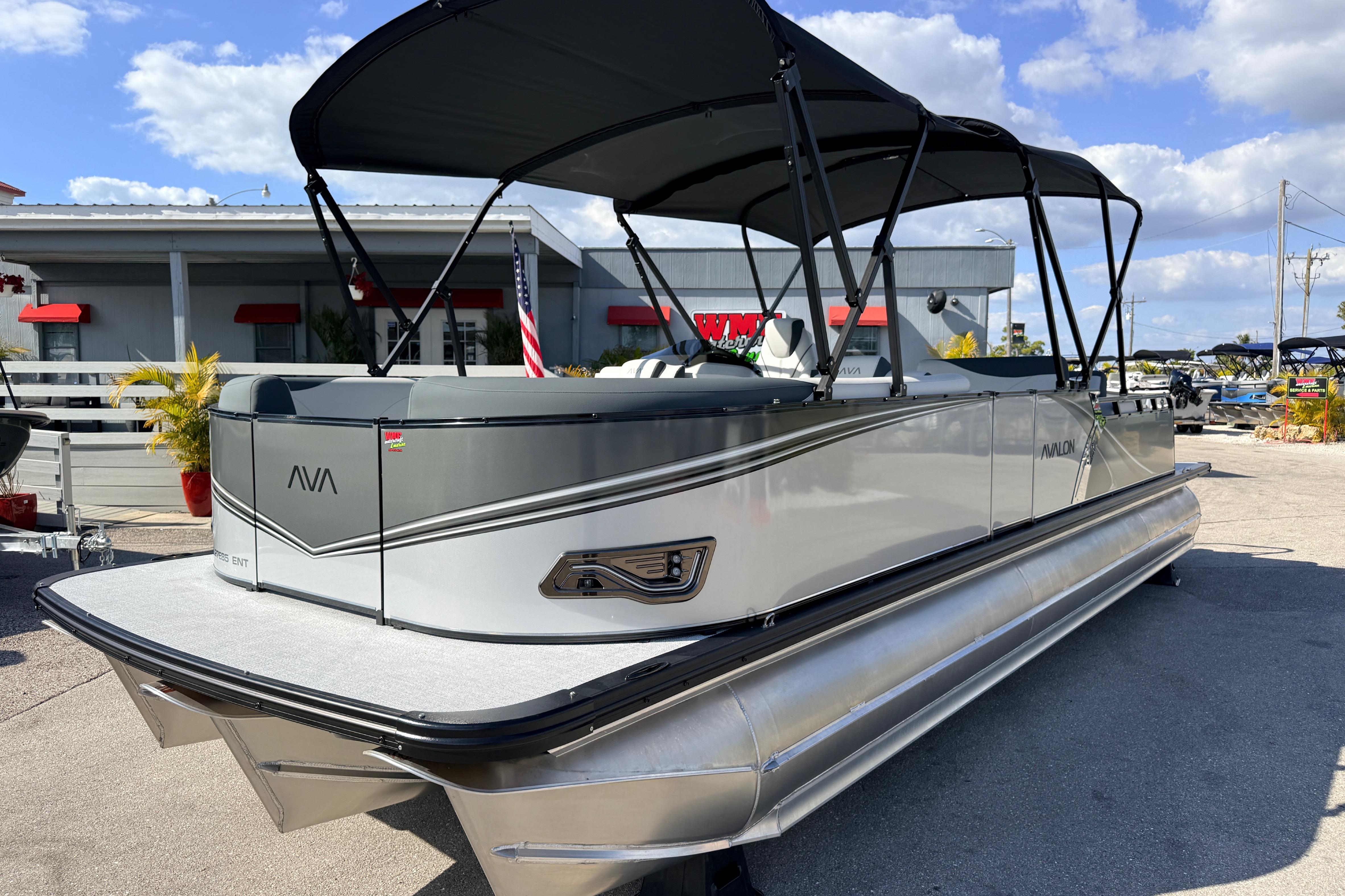 2026 Avalon 2785 LSZ Entertainer / Swingback, Tri Toon, High Performance