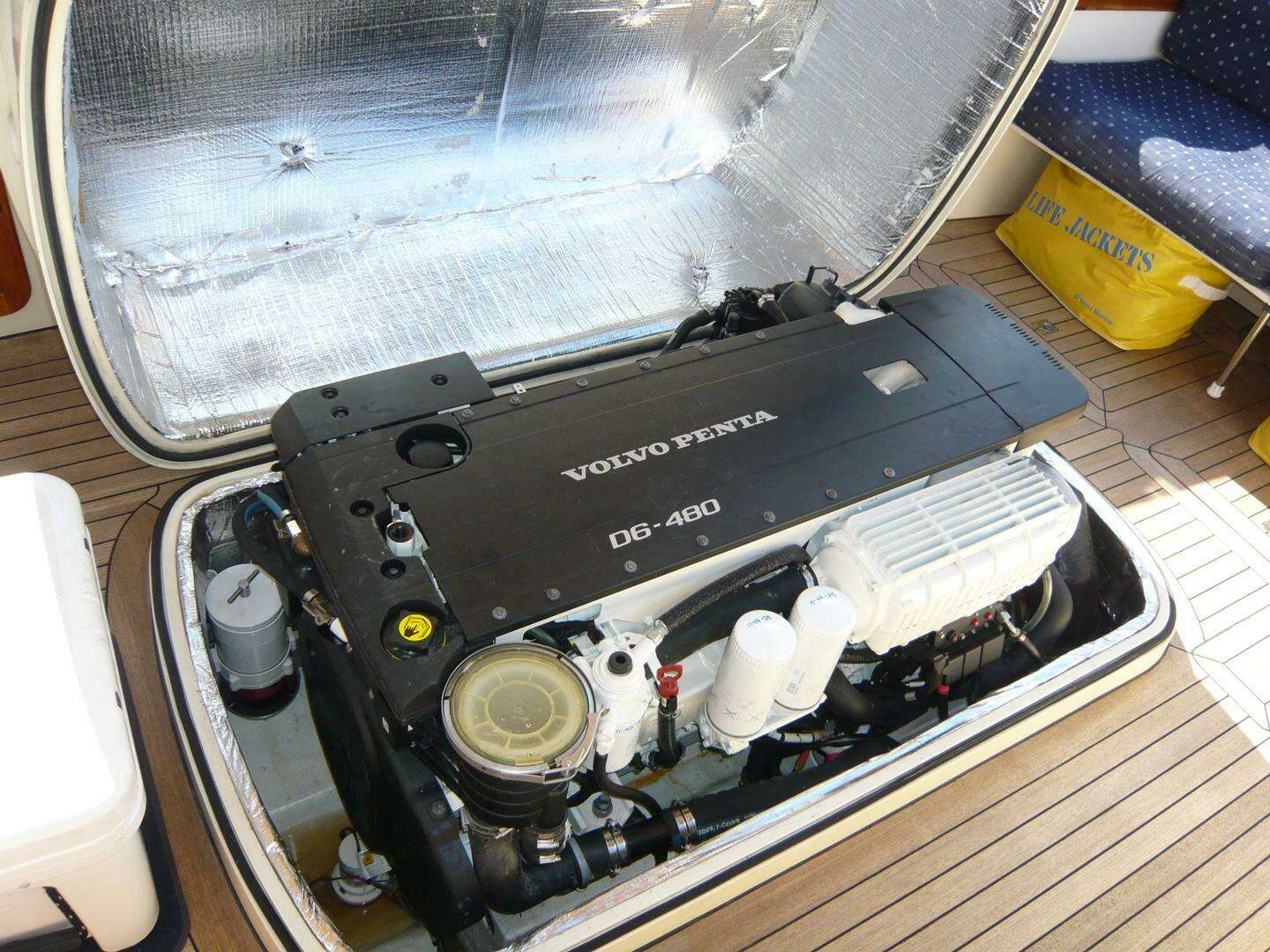 1998 Hinckley 36 Classic - Image 25