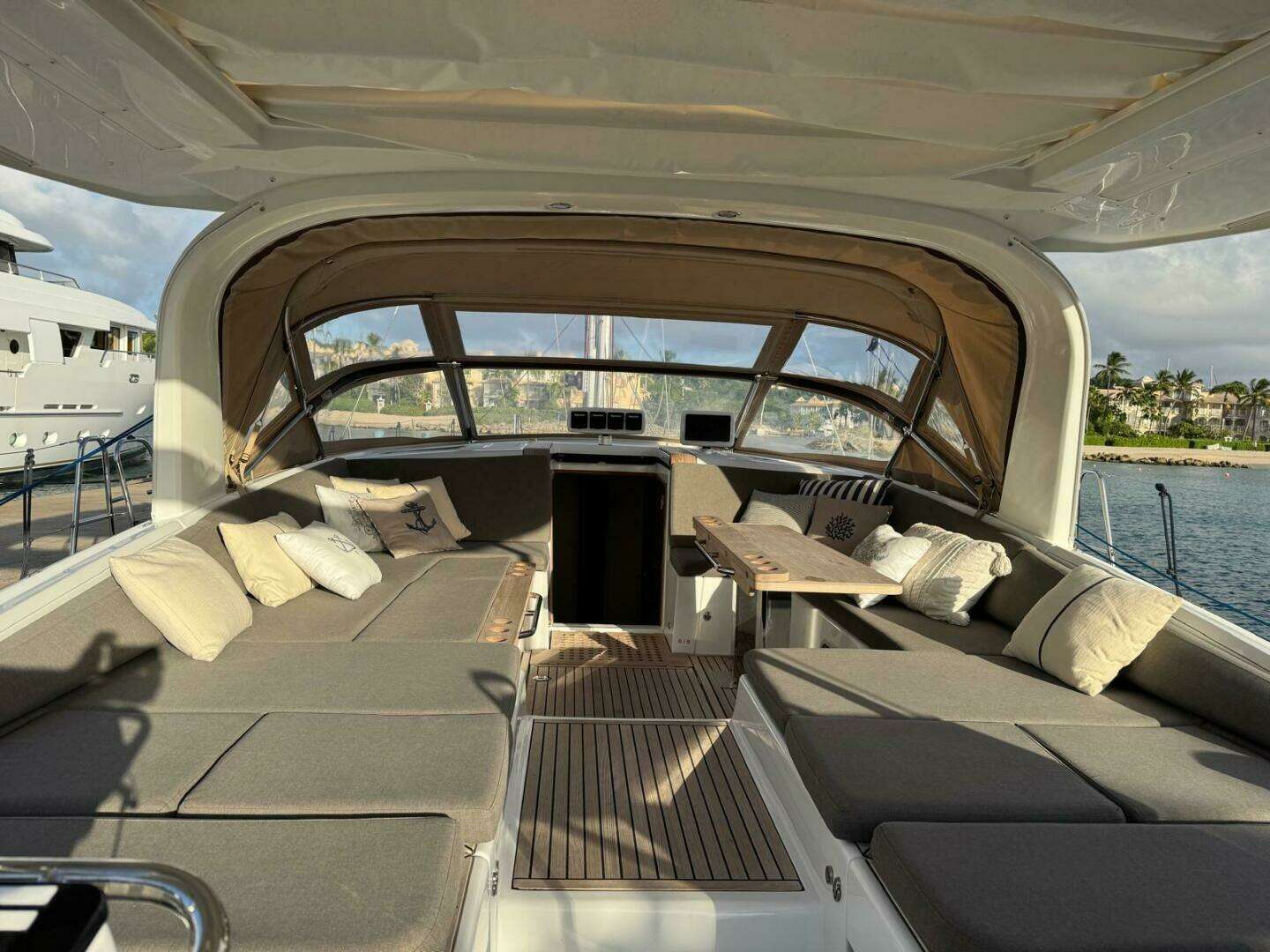 2023 Jeanneau 65 - Image 7
