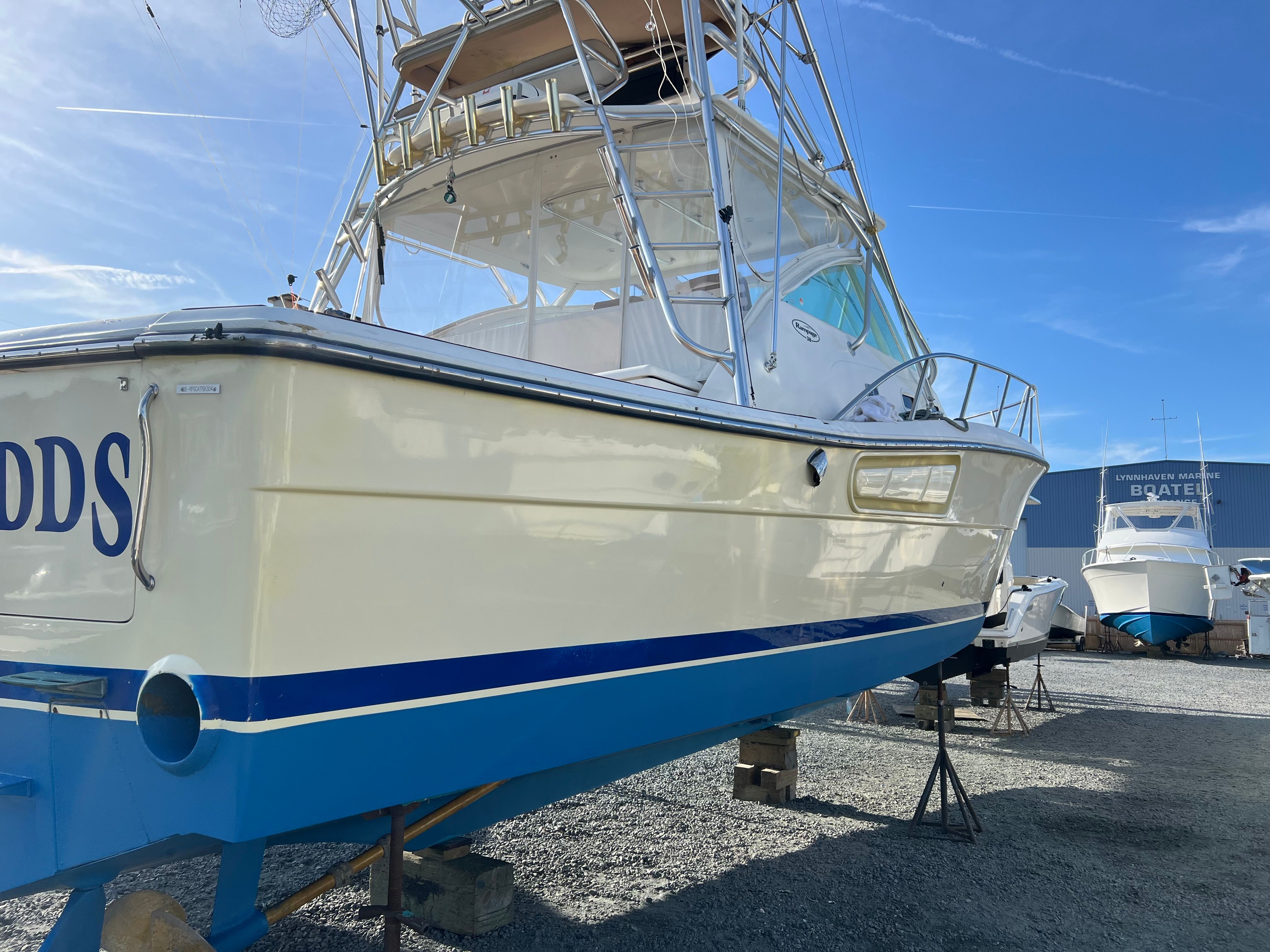 2004 Rampage 38 Express - 5