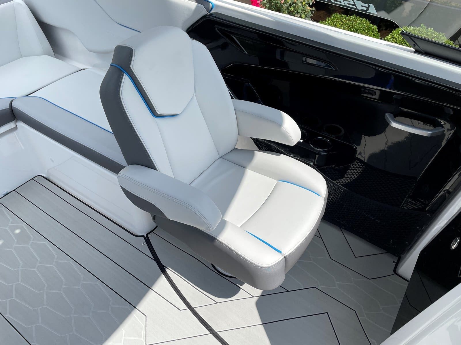 2021 Yamaha Boats 252XE - 8