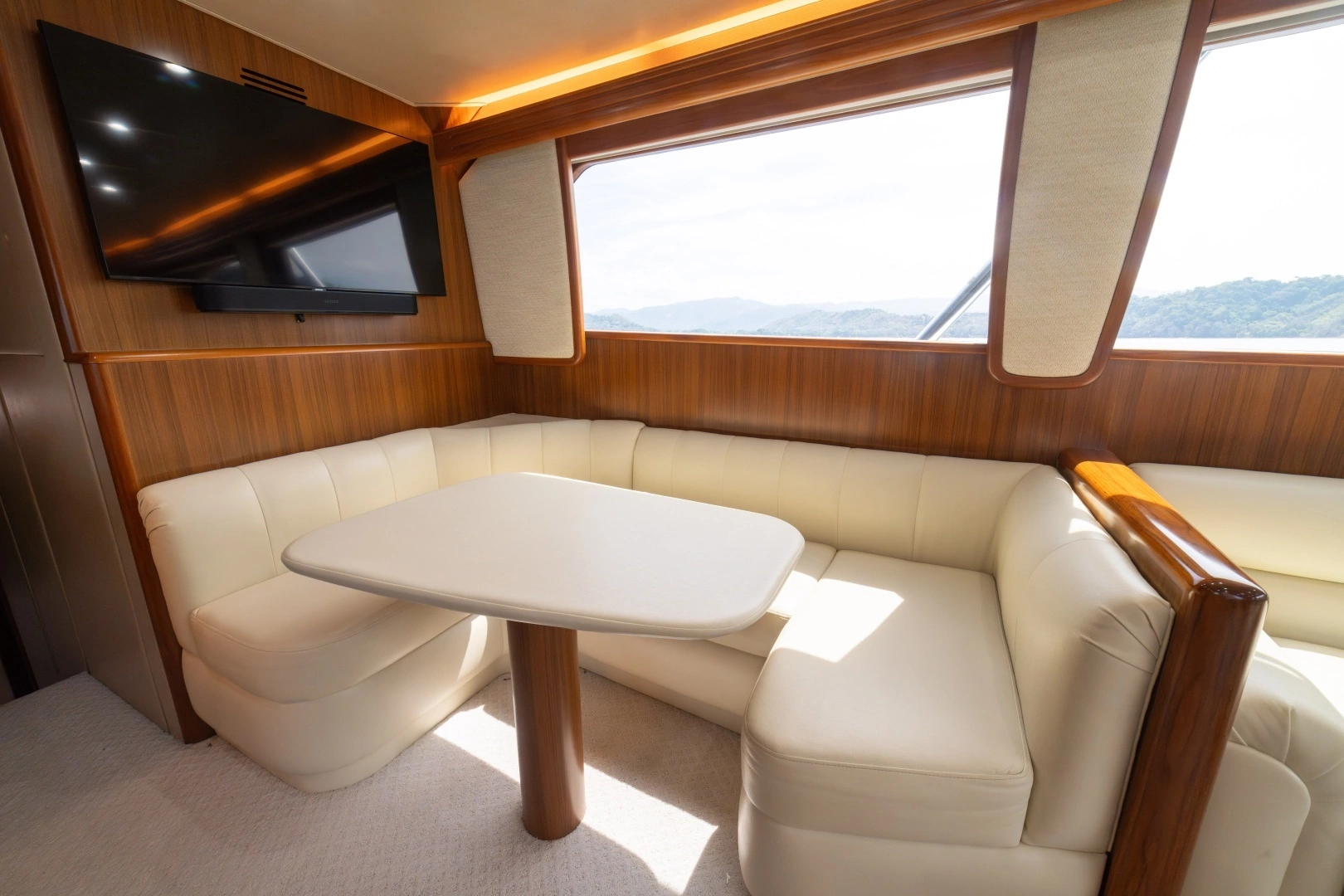 2012 Viking 60 Convertible - Image 29