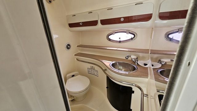 1997 Donzi 3250 LXC - 22