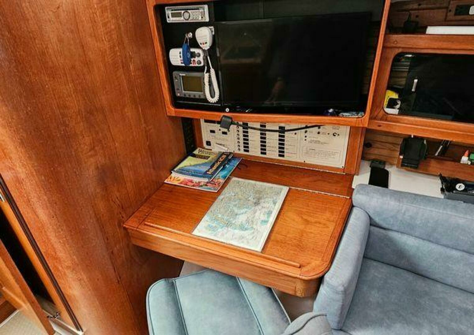 1995 Catalina 400 - Image 14