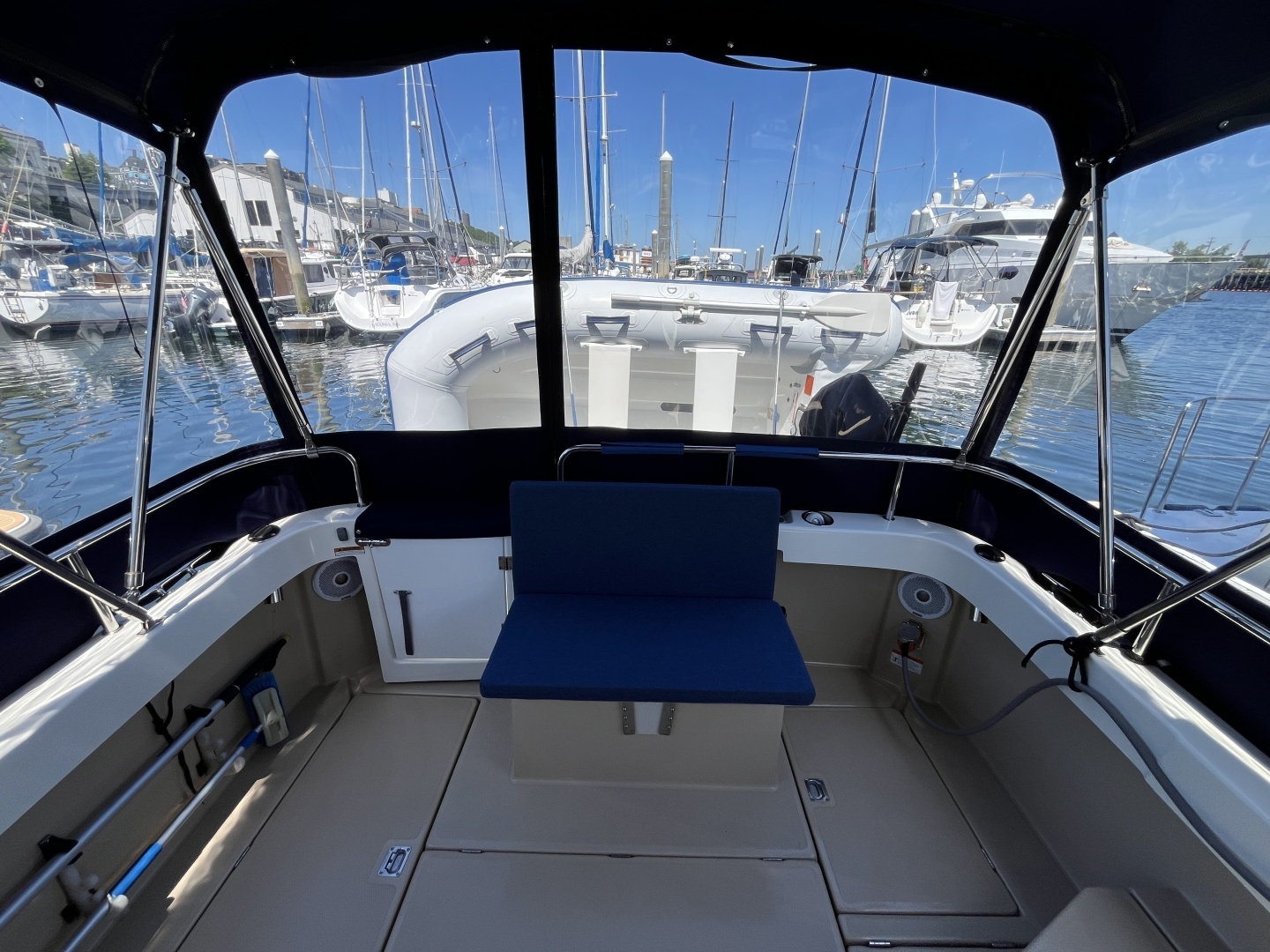 2017 Ranger Tugs R27 Northwest Edition - Image 6
