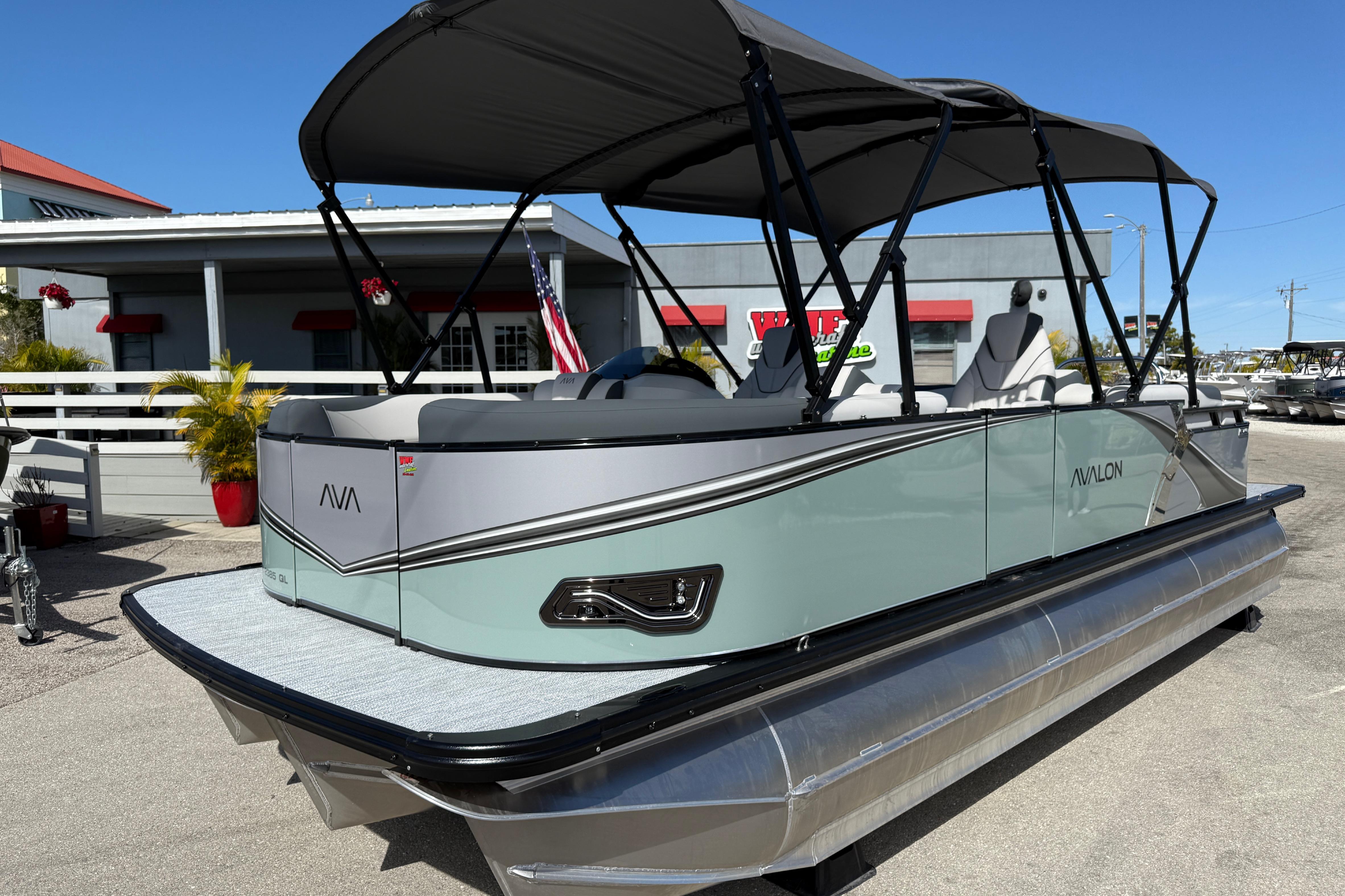 2026 Avalon 2385 LSZ Quad Lounger, Tri Toon, High Performance