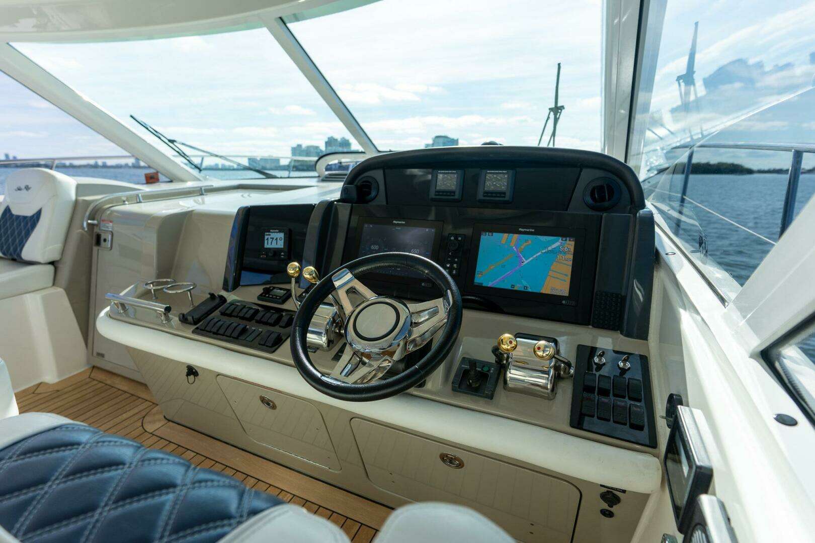 2005 Sea Ray 48 Sundancer - Image 31