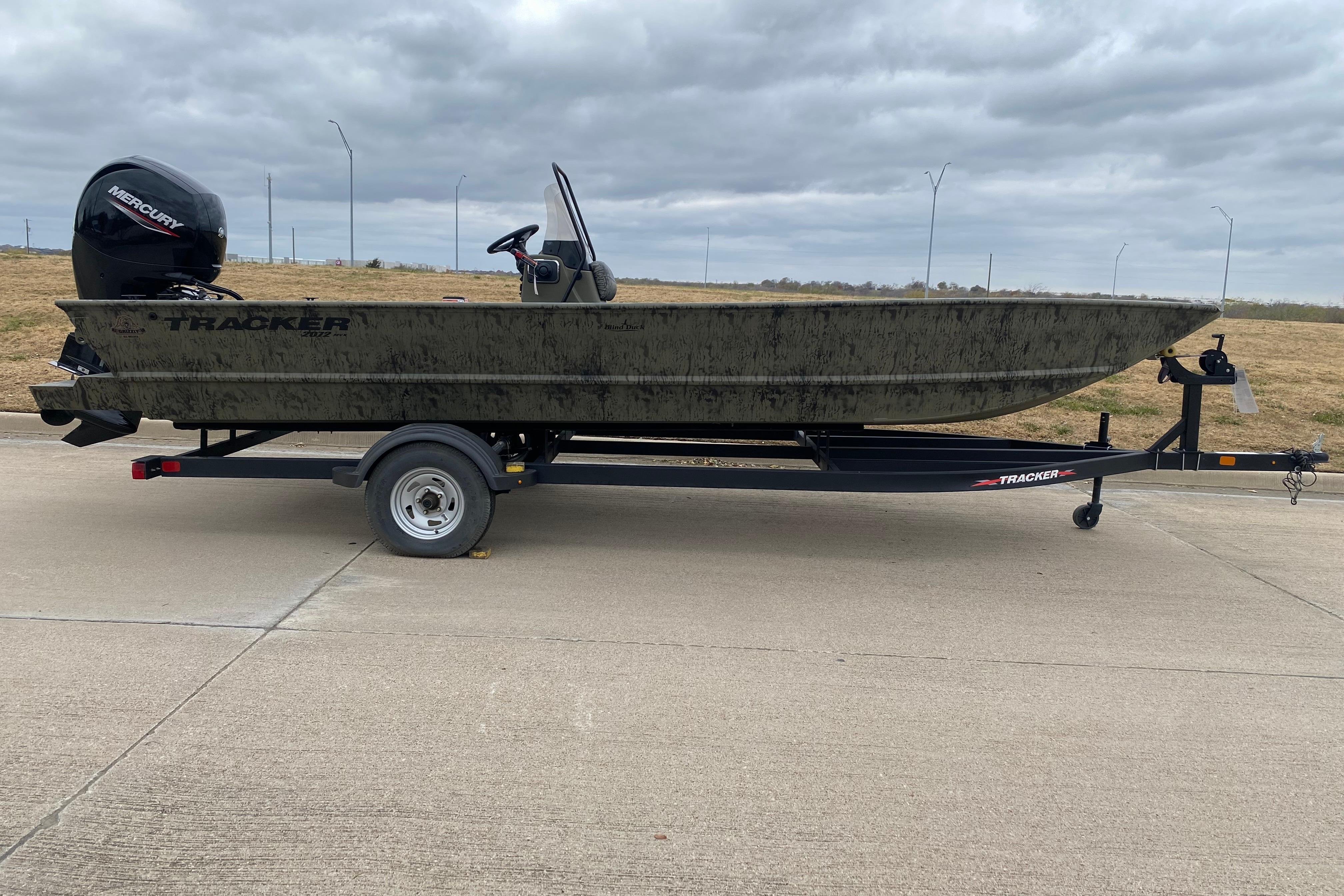 2026 Tracker Grizzly 2072 CC