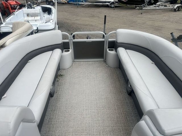 2019 Avalon Catalina Platinum Cruise 23' - 4