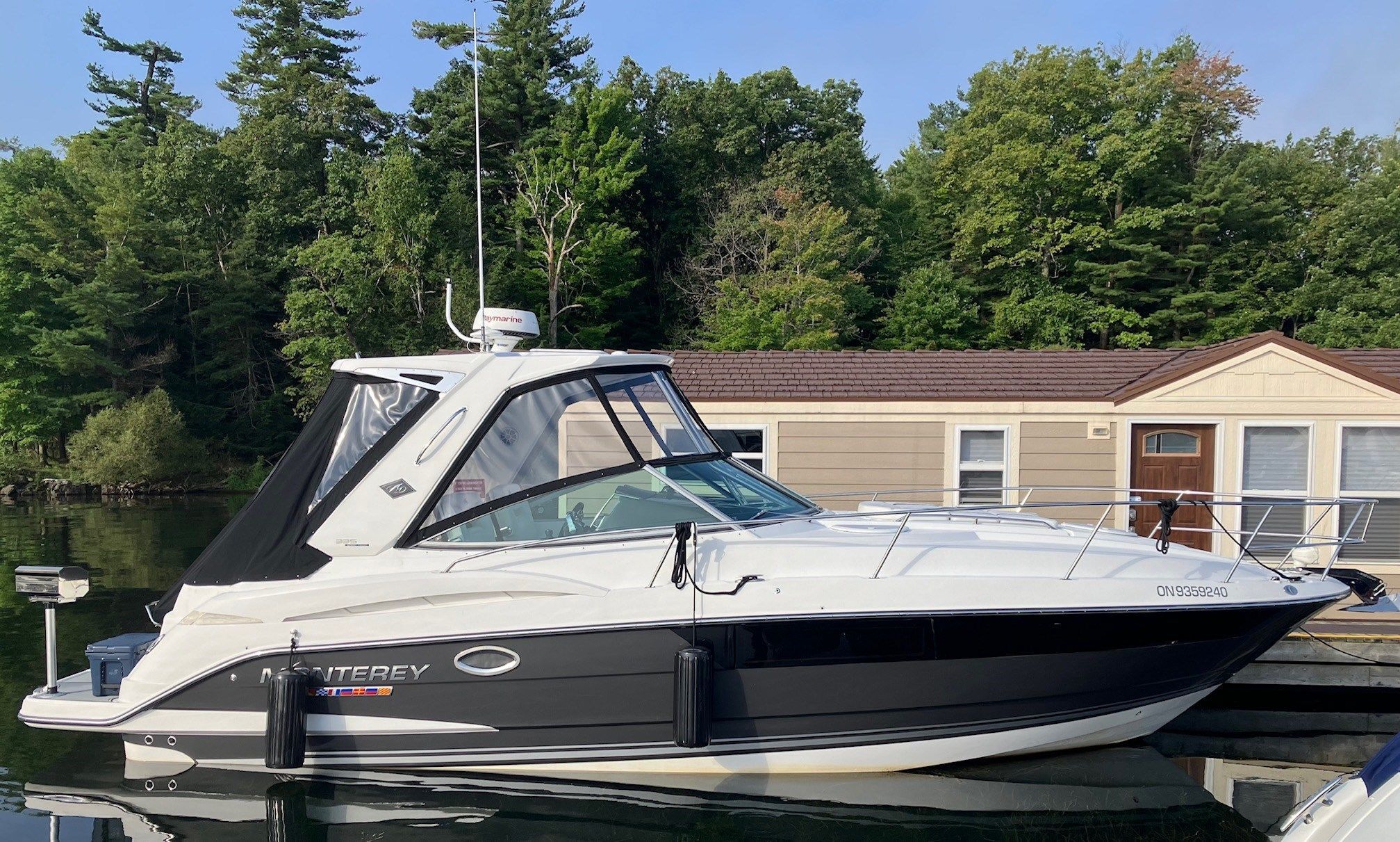 2019 Monterey 335 Sport Yacht
