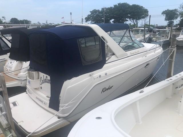 2003 Rinker Fiesta Vee 270