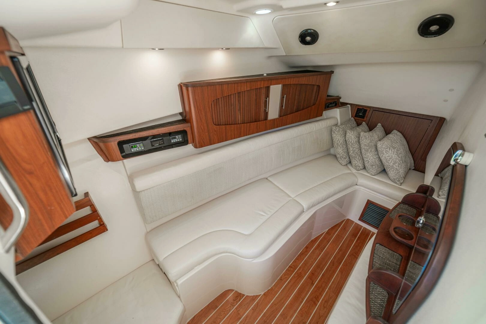 2020 Grady-White Freedom 375 - Image 35