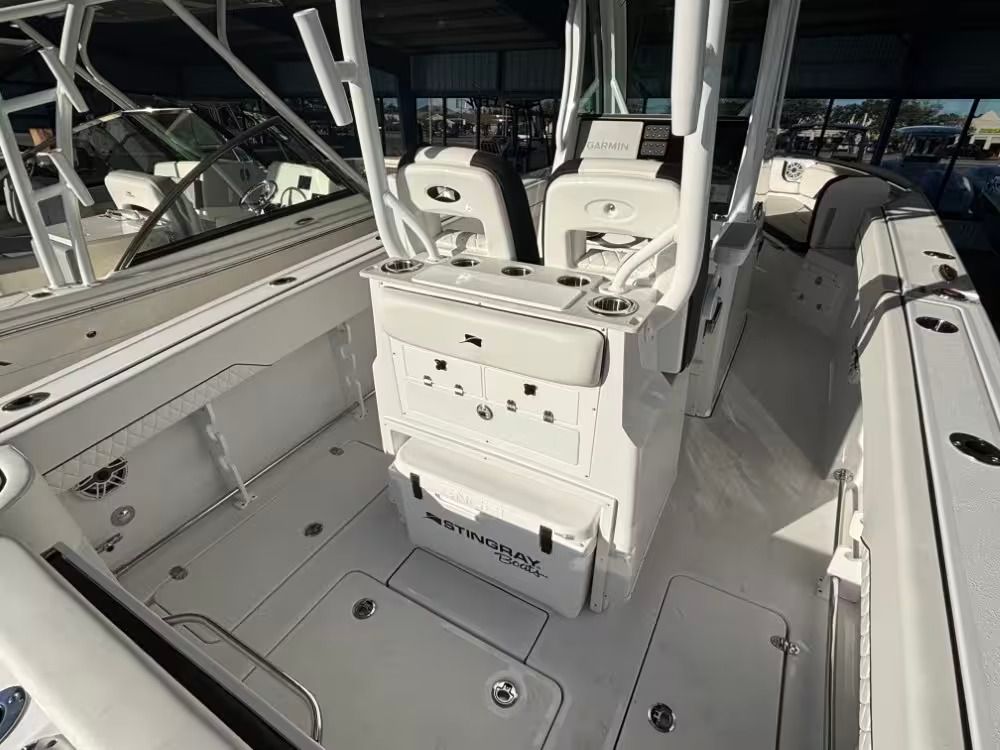 2026 Stingray 253 CC - 7