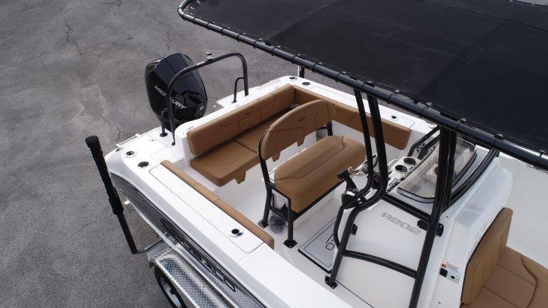 2025 Robalo R202 Explorer - 22