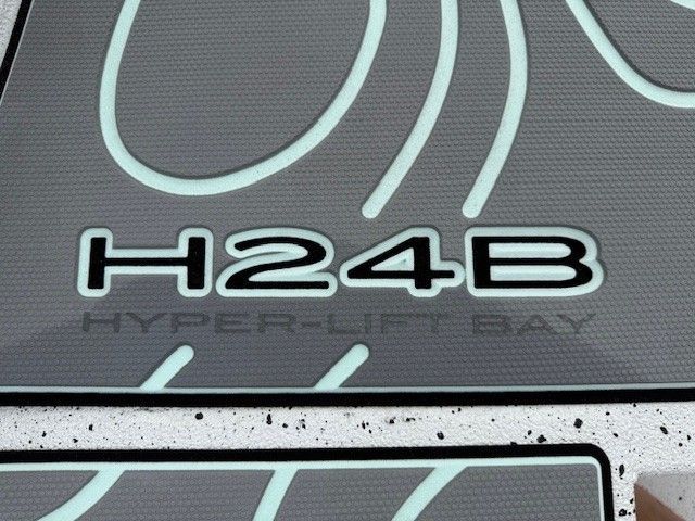 2022 Xpress H24B Bay - 2