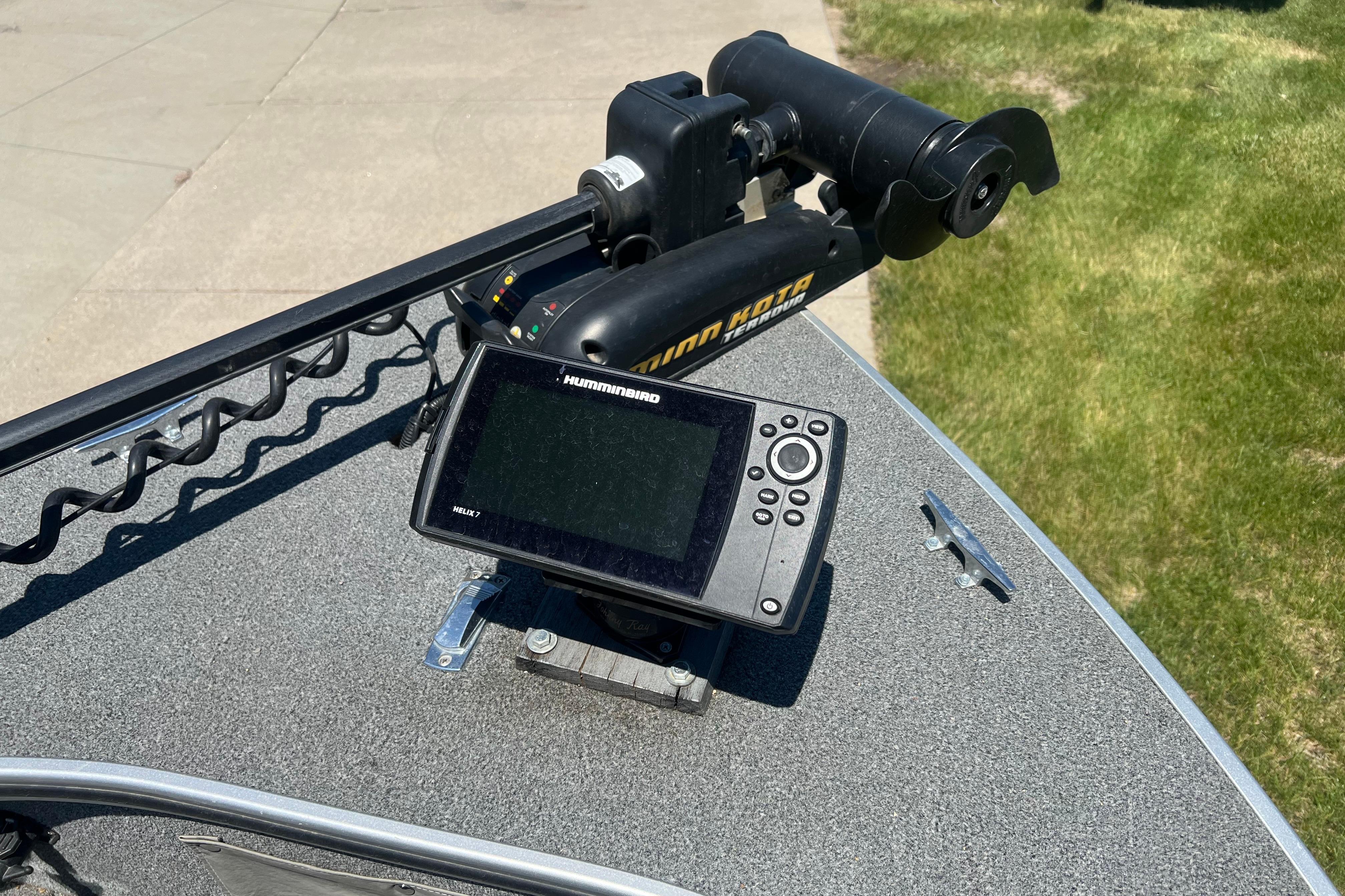 2010 Alumacraft Dominator 165 Sport boat with Humminbird fish finder and Minn Kota trolling motor.
