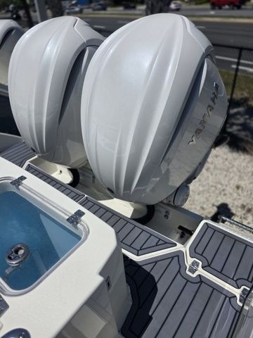 2026 Cobia 285 Open Center Console - 4