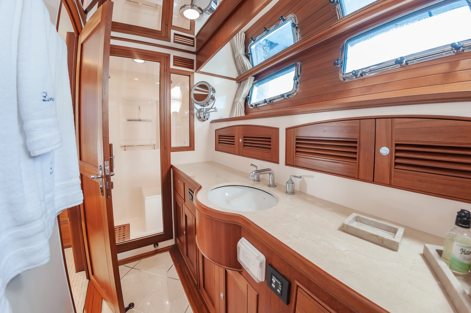 2015 Marlow Explorer 58E - Image 22