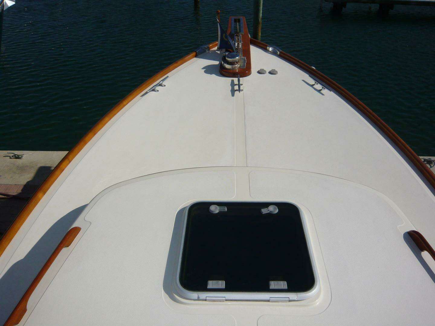 1998 Hinckley 36 Classic - Image 18