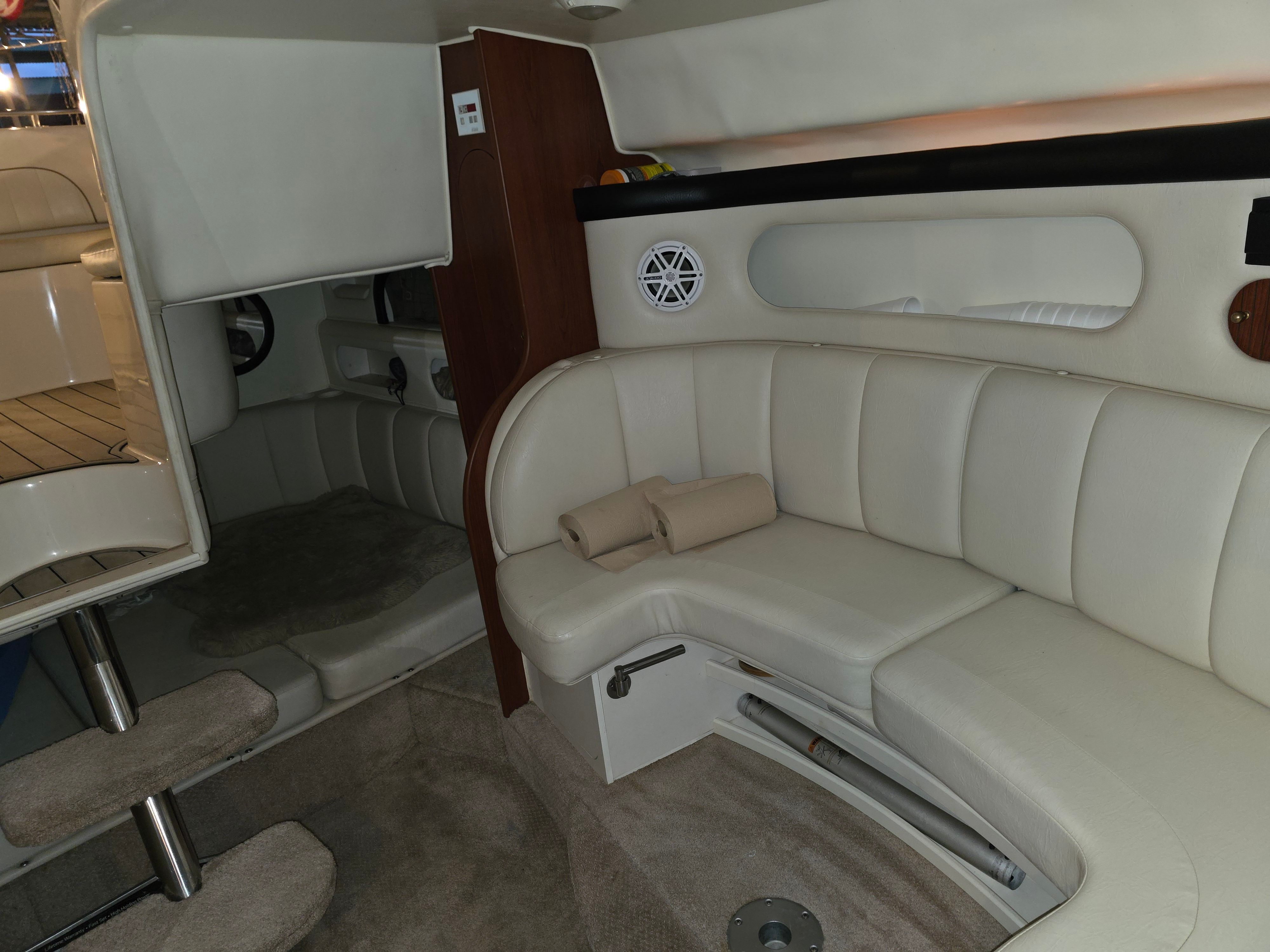 2001 Rinker Fiesta Vee 310 - 13