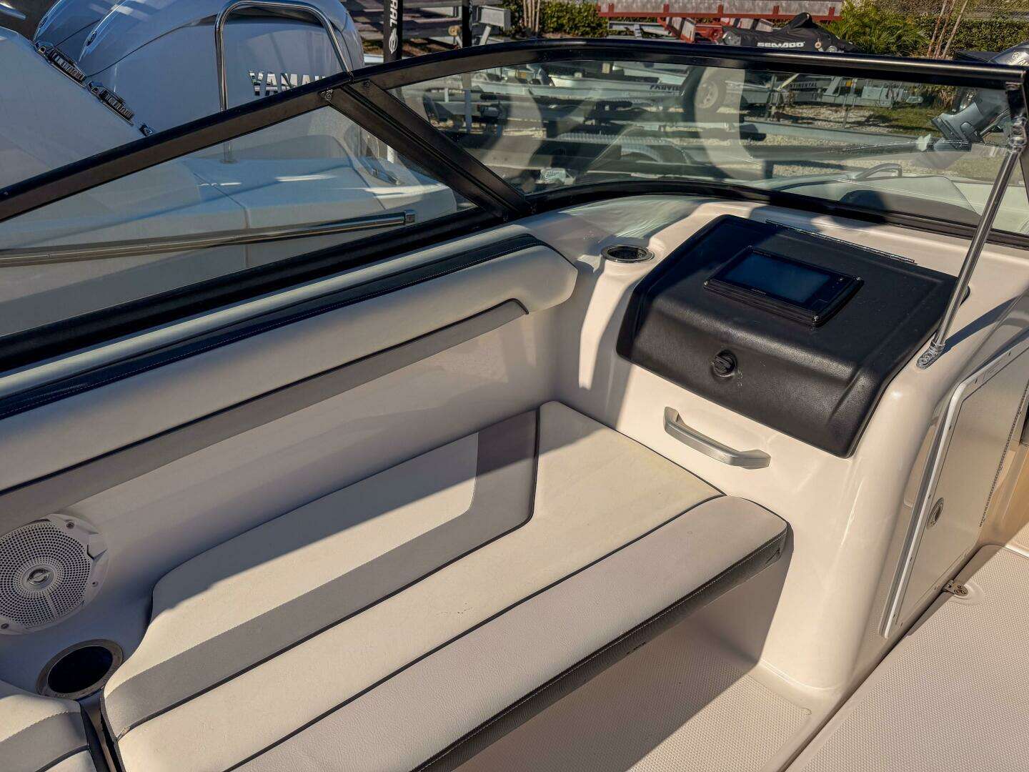 2017 Yamaha Boats AR195 - Image 13