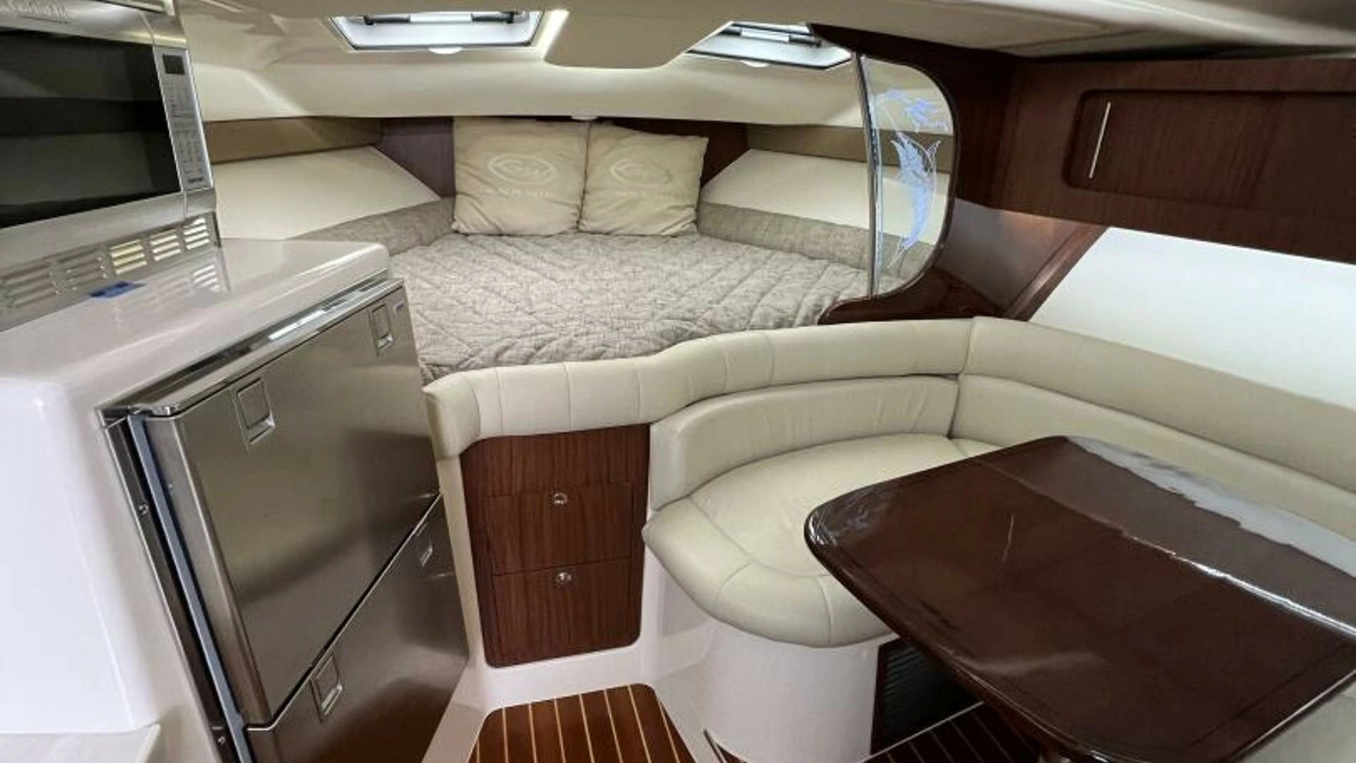 2018 Grady-White 370 Express - Image 3