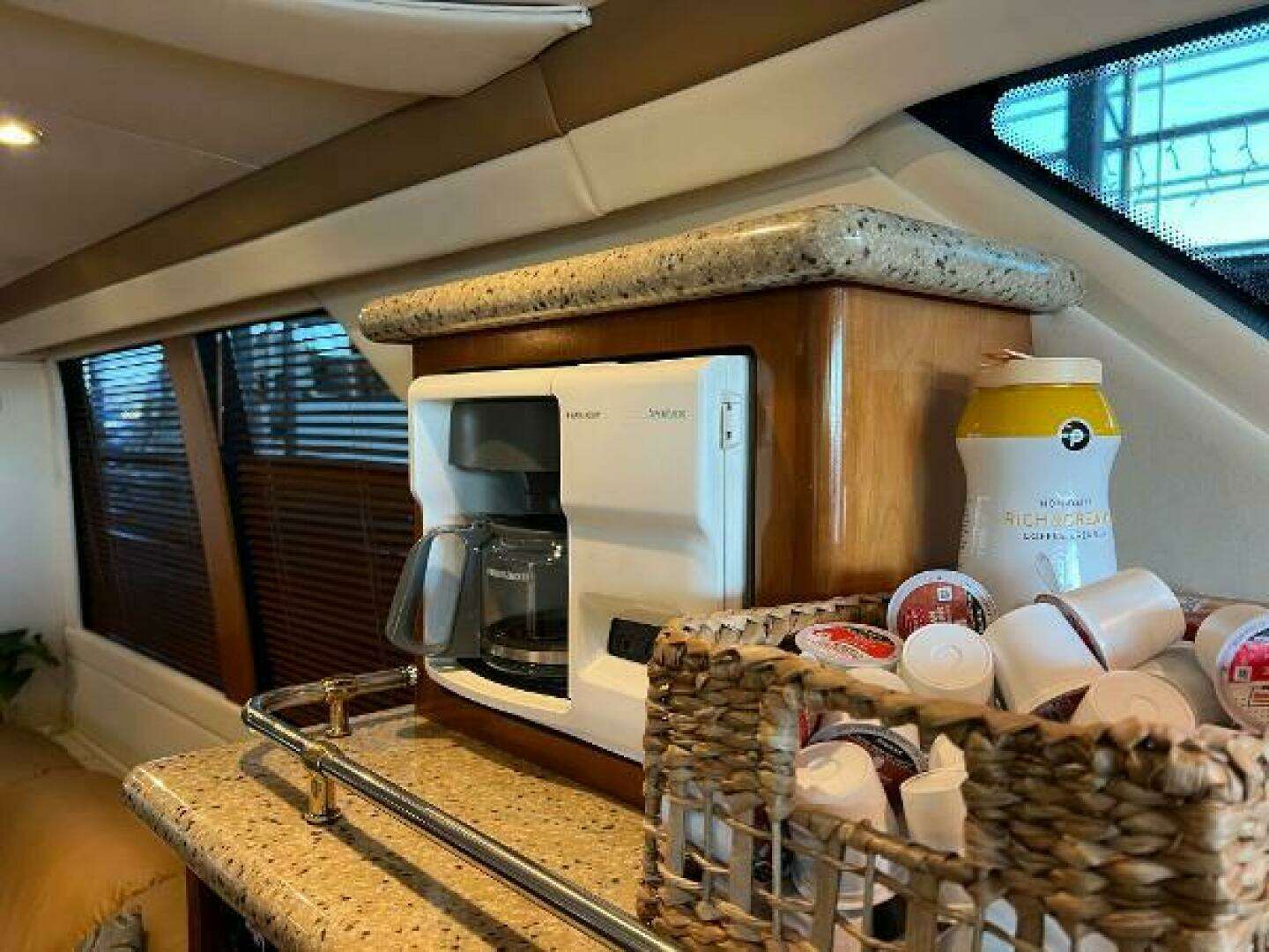 2001 Carver 450 Voyager Pilothouse - Image 61