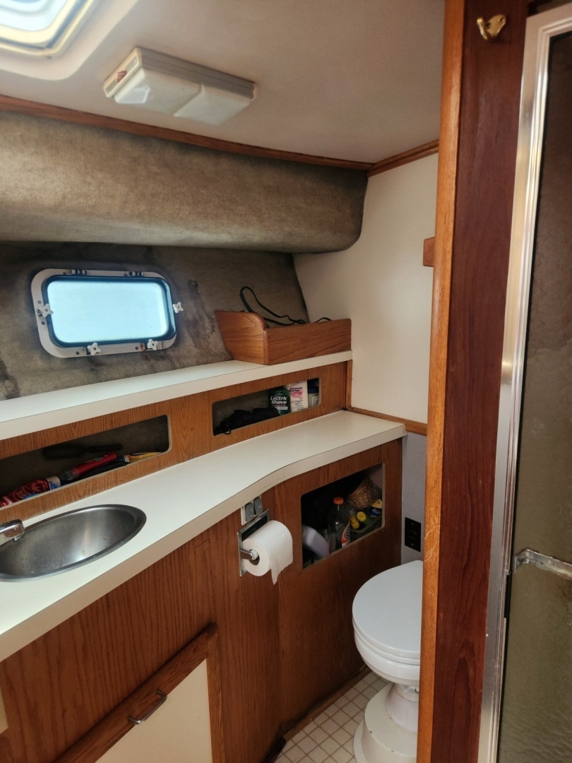 1987 Luhrs Convertible - Image 12